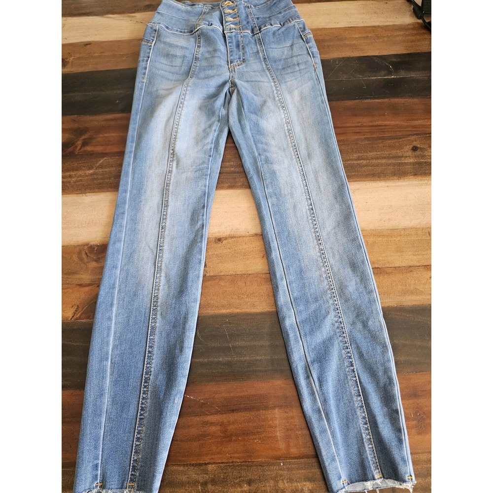 Wax Jean Women's Size 3 High Rise Push Up Light Wash Raw Hem Jeans 90151. 0089